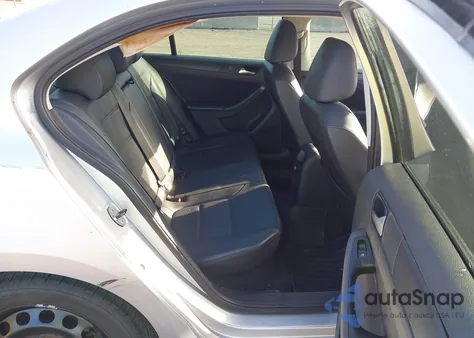 2014 Volkswagen Jetta 1.8T Se z USA, uszkodzony, nr VIN 3VWD17AJ3EM227750